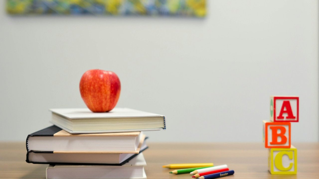 An AI Trading Paper, Viewed Through an Education Lens